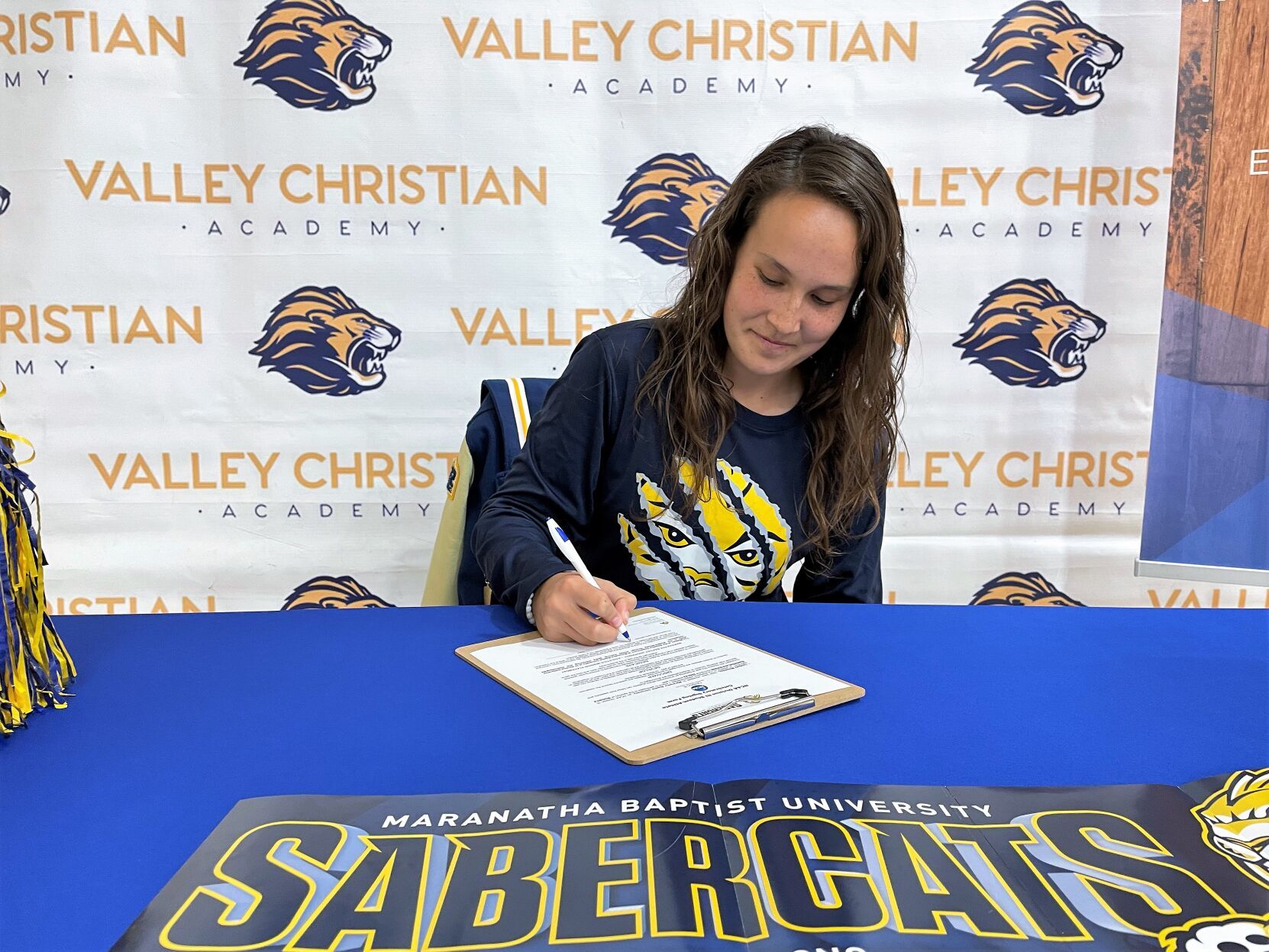 051122 Mikkelson Signs 02.jpg